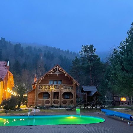 Котедж "Villa Затишна" Mykulytschyn Exterior foto
